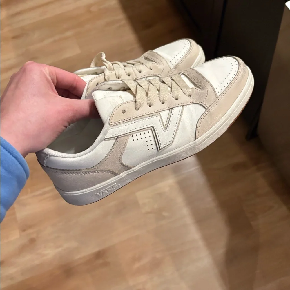 Vans Low-Top Sneaker in White and Beige with Light Blue Accent - Picture 6 of 6